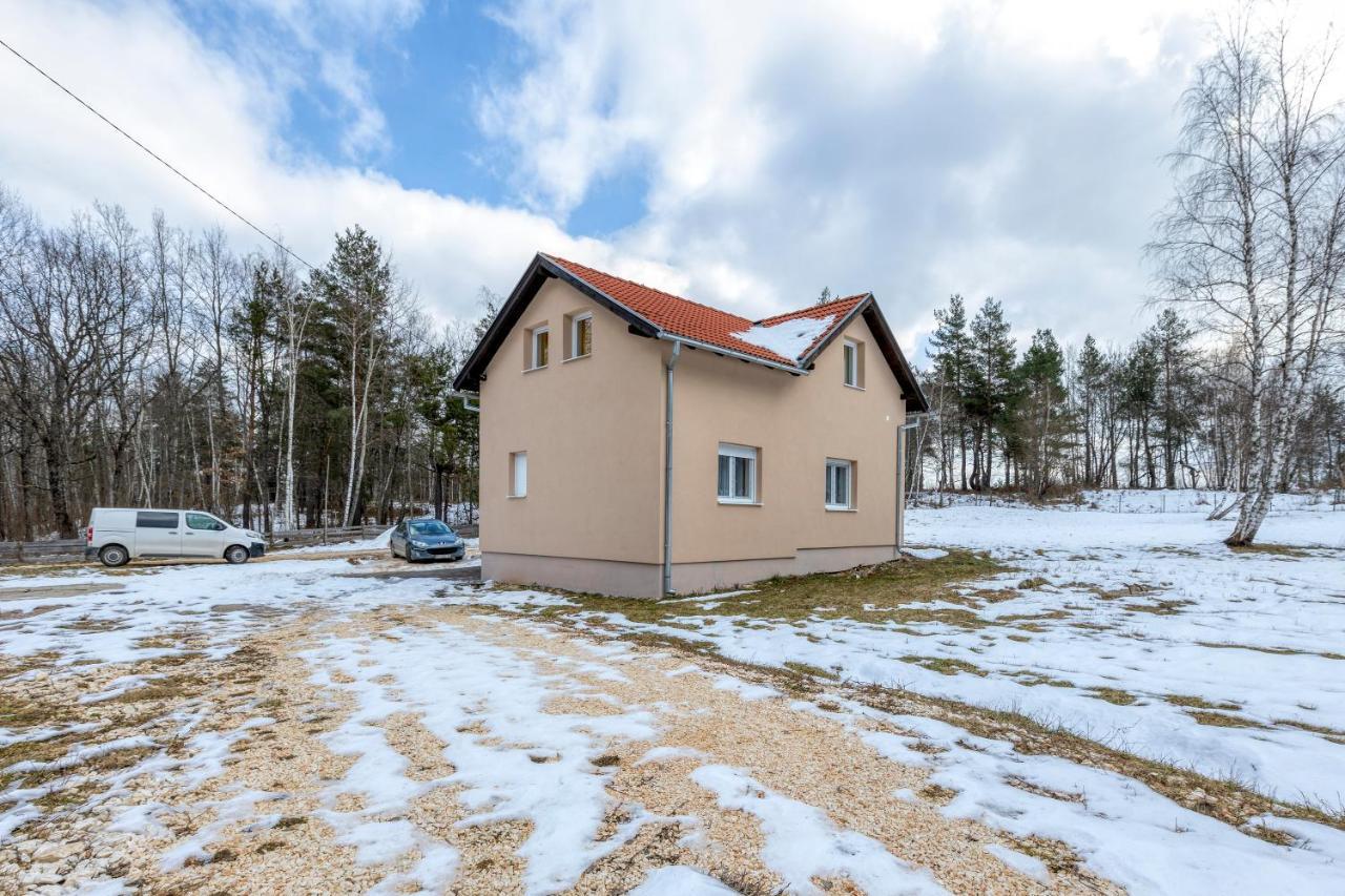 Apartman Vedro Polje Gospic Bagian luar foto