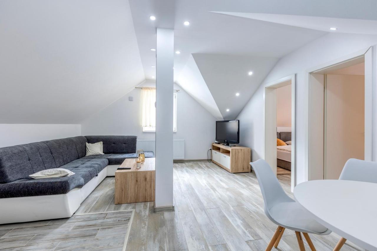 Apartman Vedro Polje Gospic Bagian luar foto