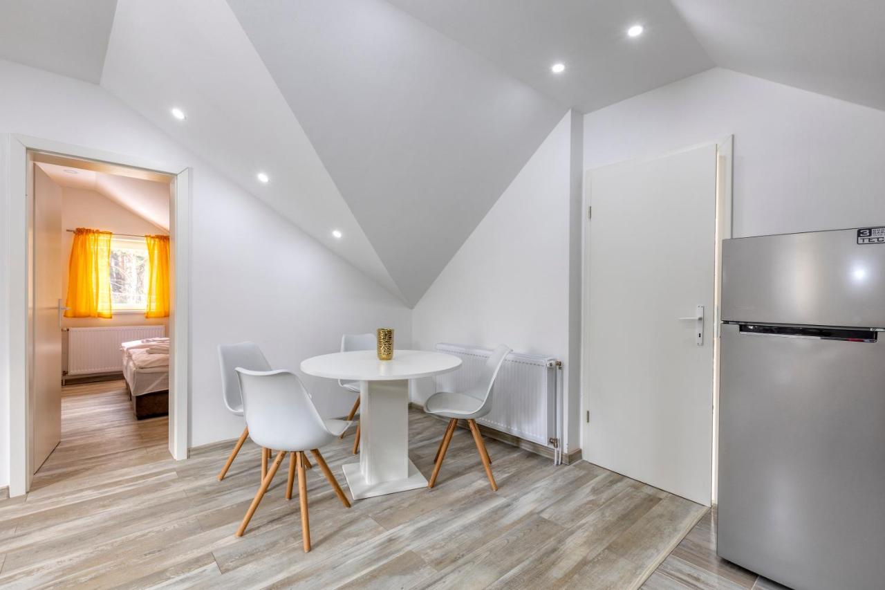 Apartman Vedro Polje Gospic Bagian luar foto