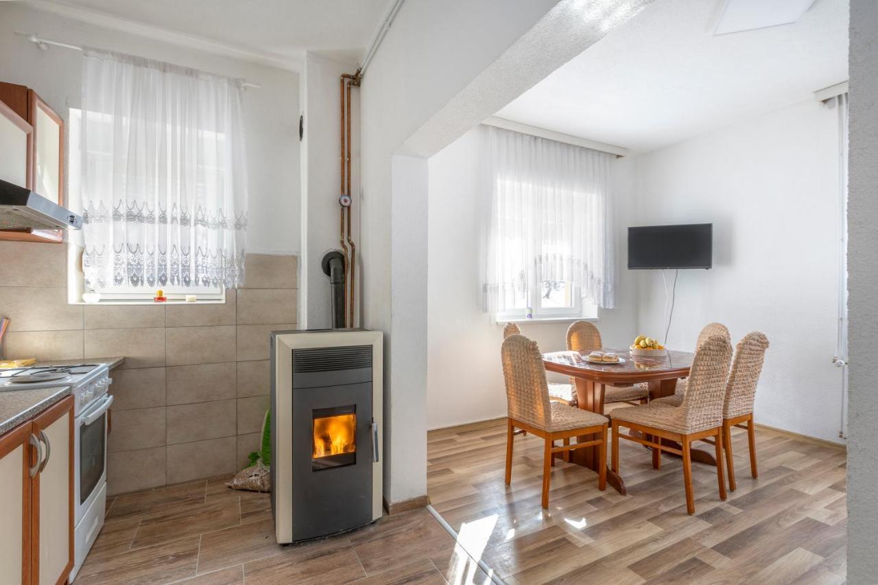Apartman Vedro Polje Gospic Bagian luar foto