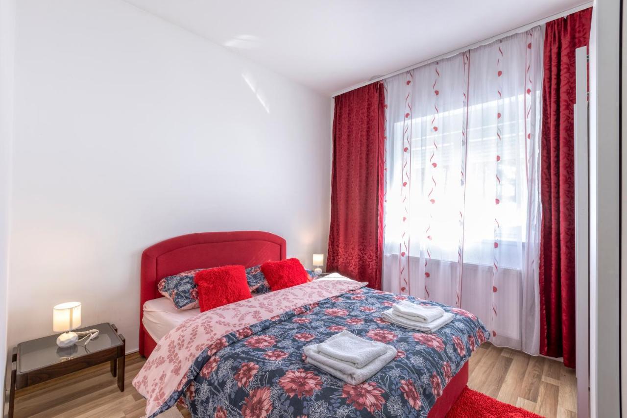 Apartman Vedro Polje Gospic Bagian luar foto