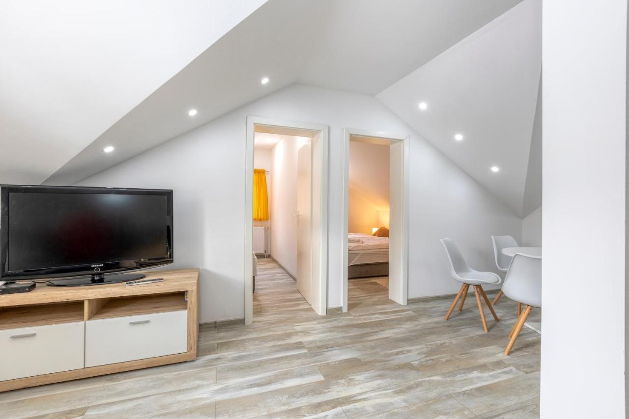 Apartman Vedro Polje Gospic Bagian luar foto